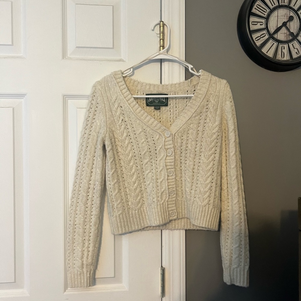 American eagle sweater